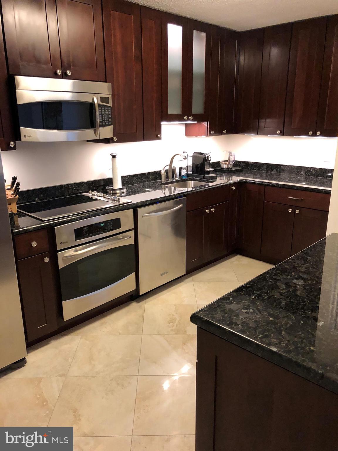 ROTONDA - Residential Lease