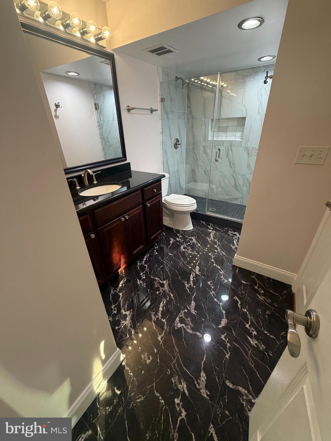 ROTONDA - Residential Lease