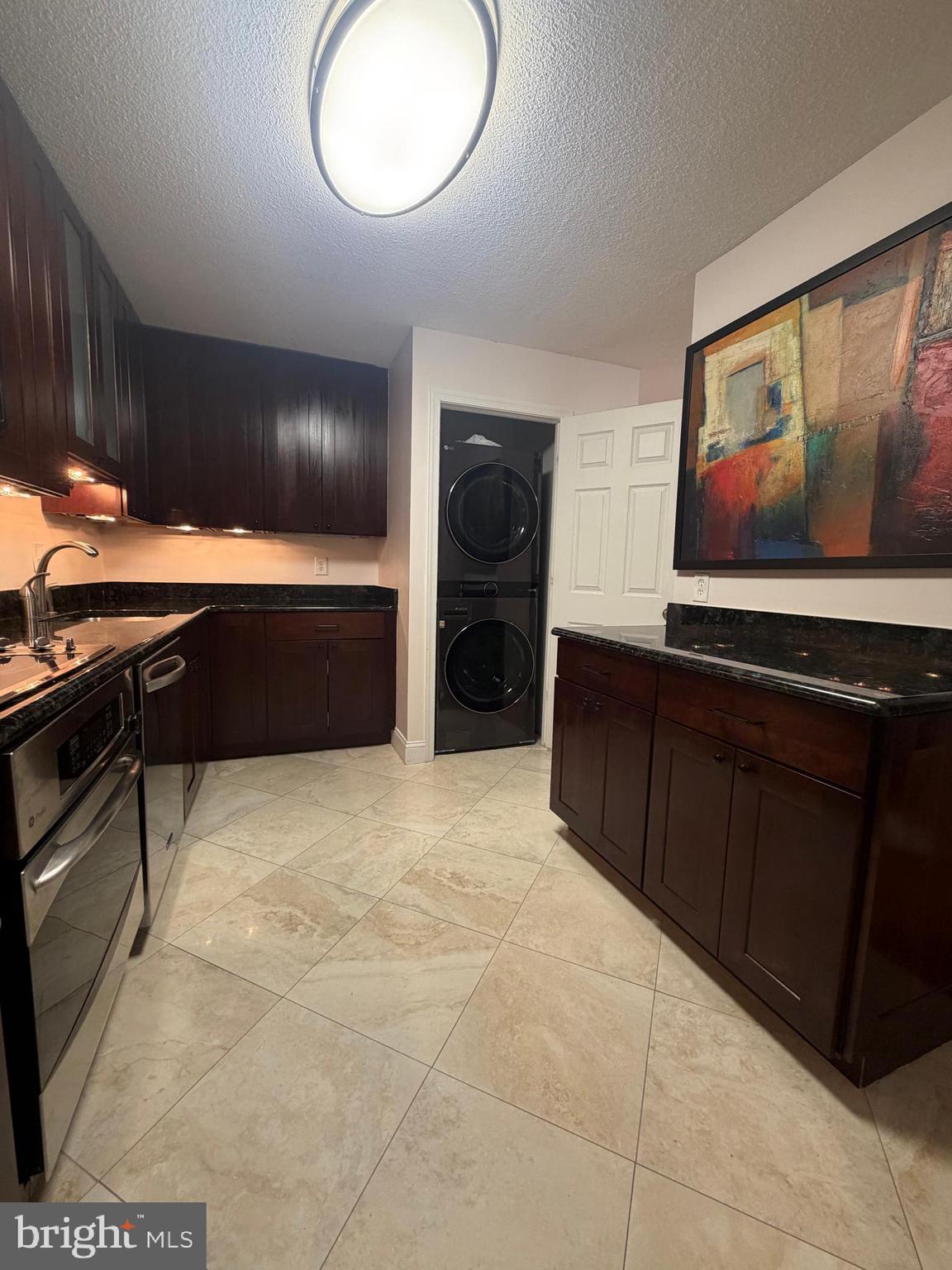 ROTONDA - Residential Lease