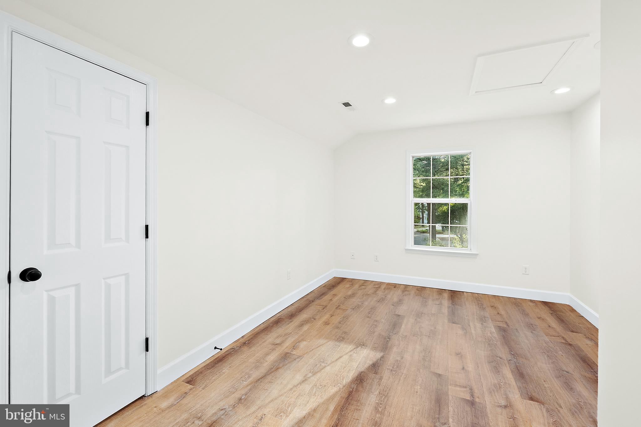 OCEAN PINES - THE POINT - Residential