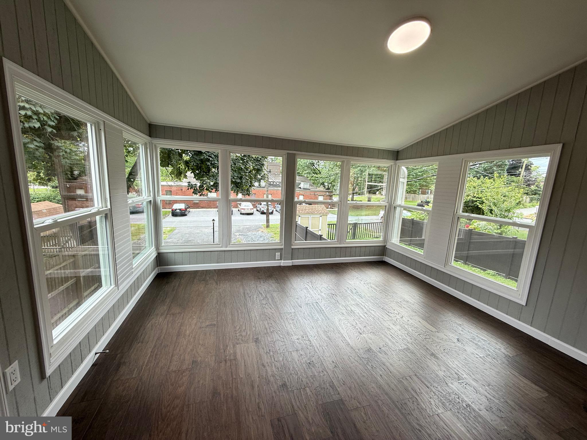 HAMILTON PARK - Residential