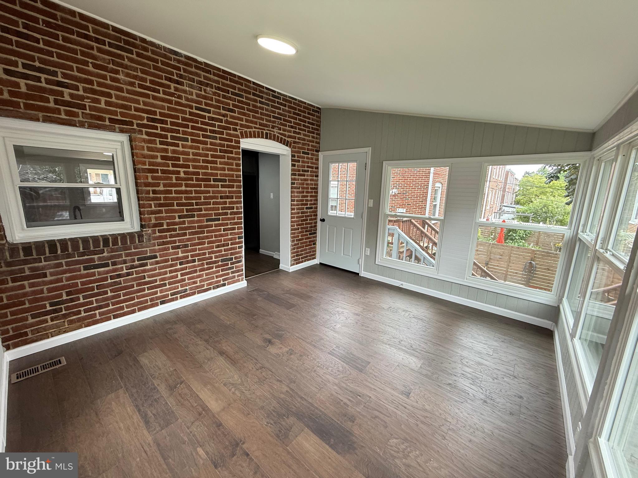 HAMILTON PARK - Residential