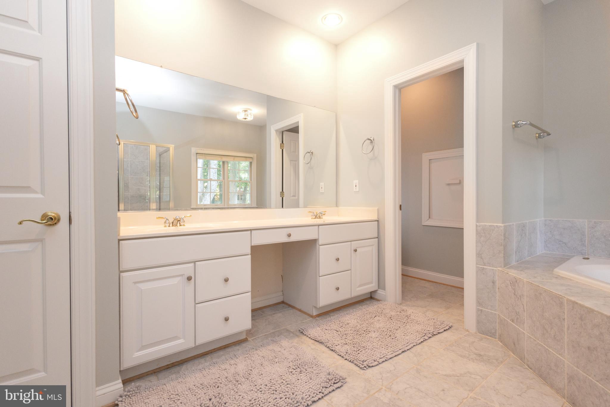 FOREST HILLS OF FAIRFAX - Residential Lease