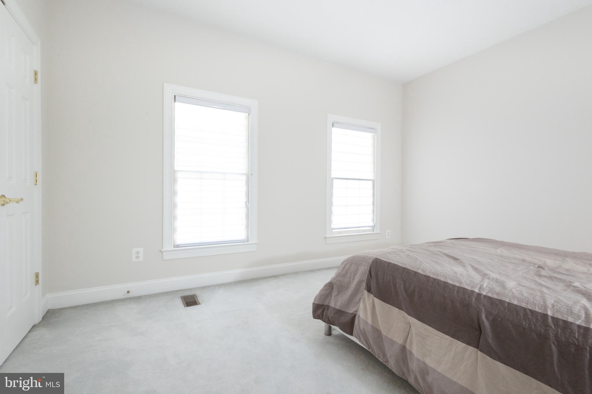 FOREST HILLS OF FAIRFAX - Residential Lease