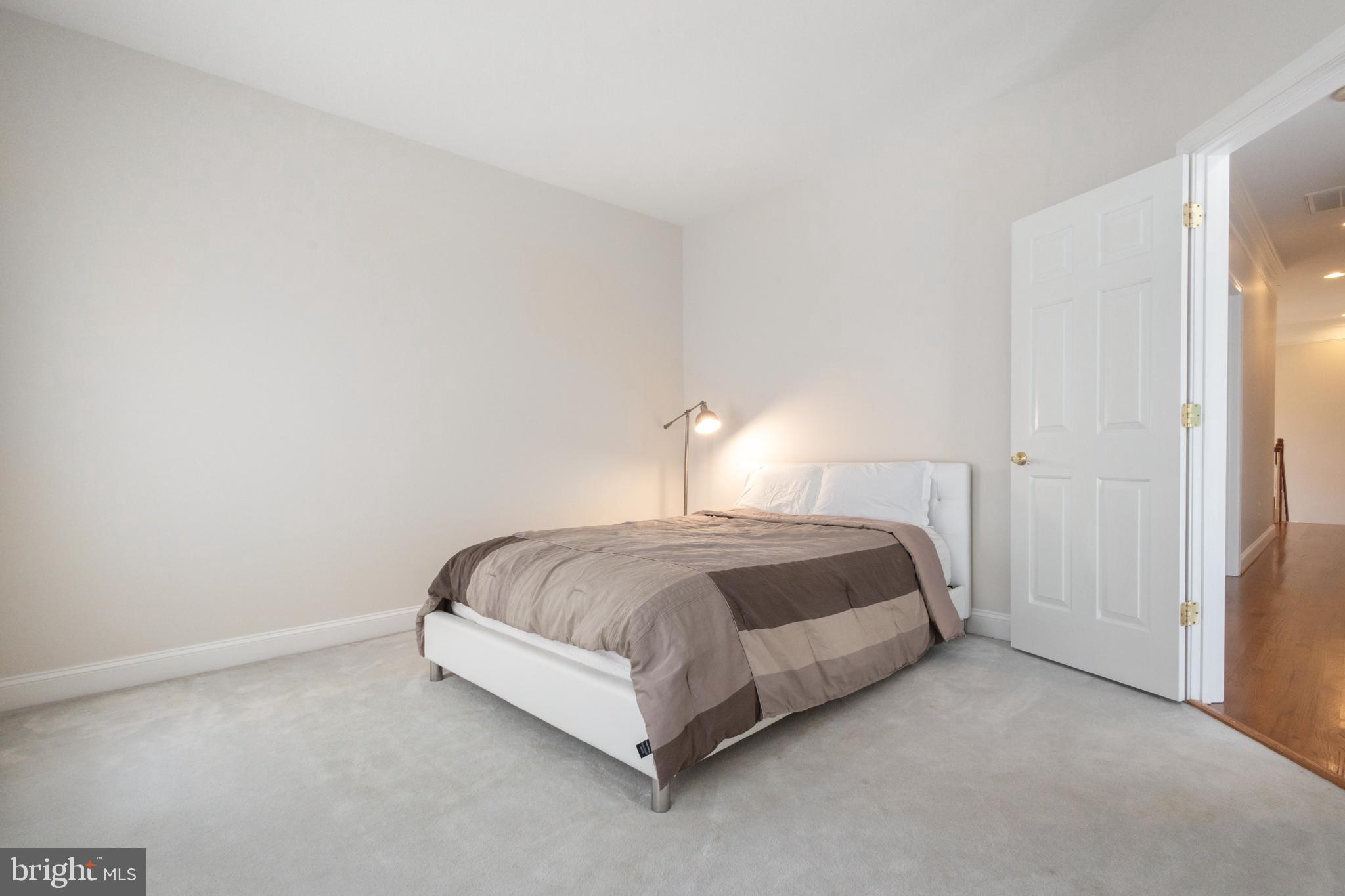 FOREST HILLS OF FAIRFAX - Residential Lease