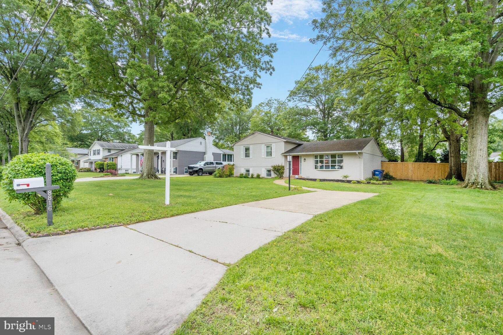 8816 FORT HUNT ROAD