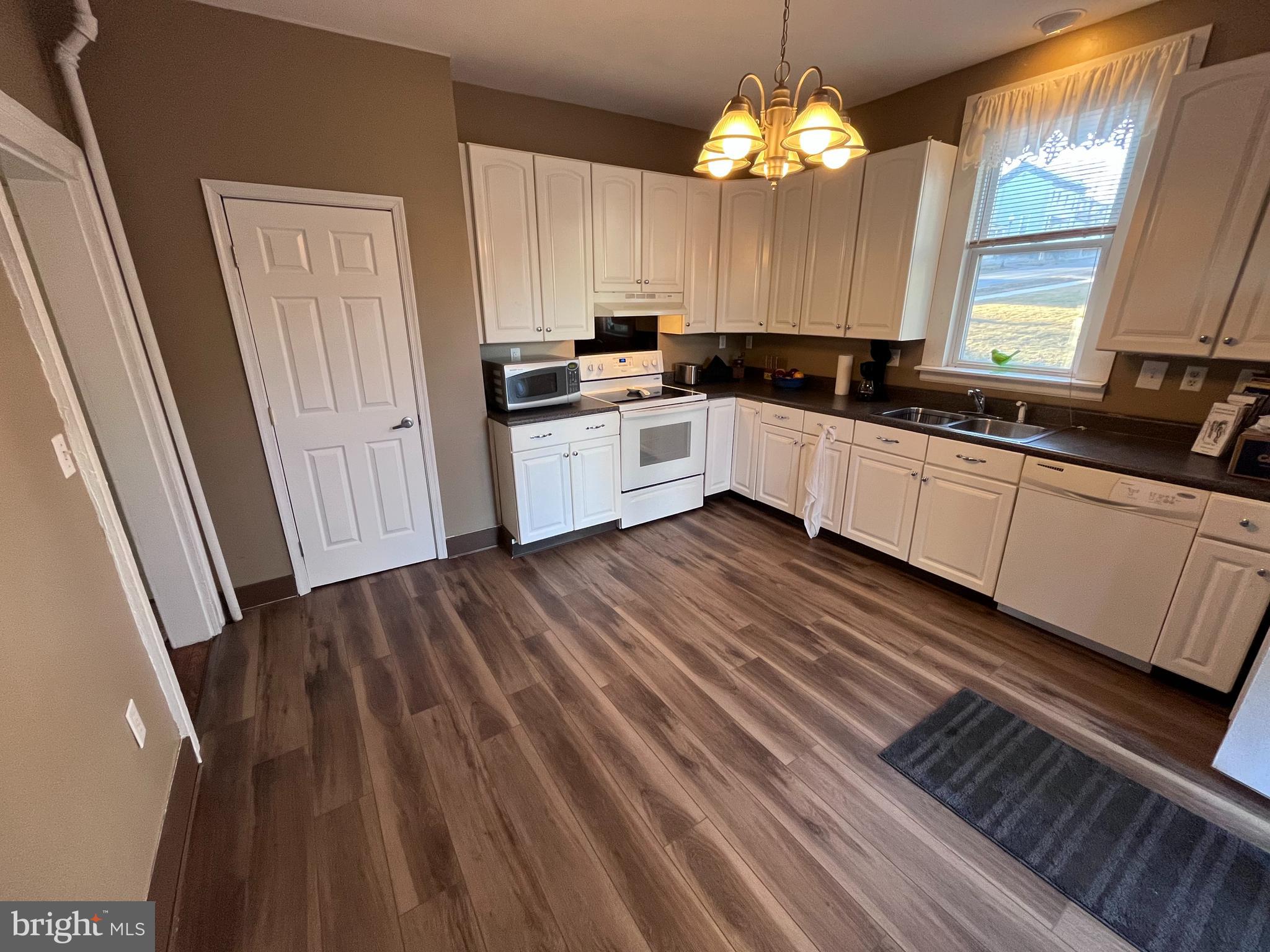 WEST SIDE - Residential