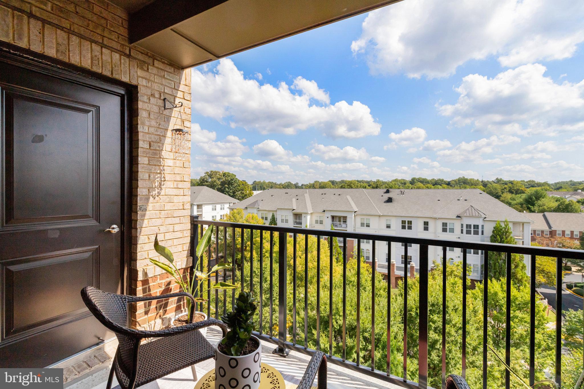 FLATS AT METROWEST - Residential