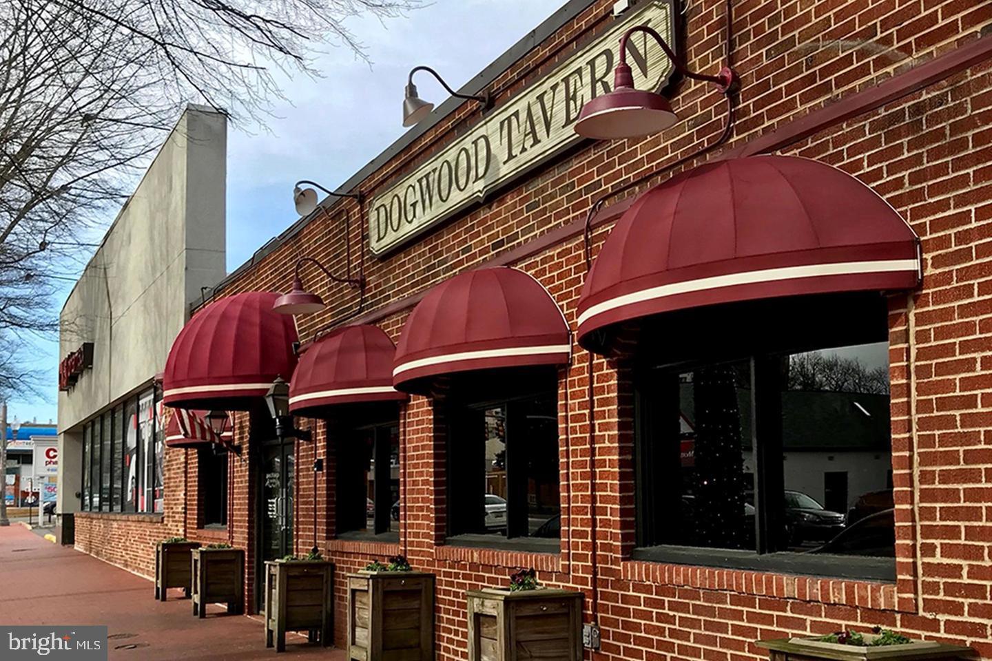 LAKE BARCROFT - Residential