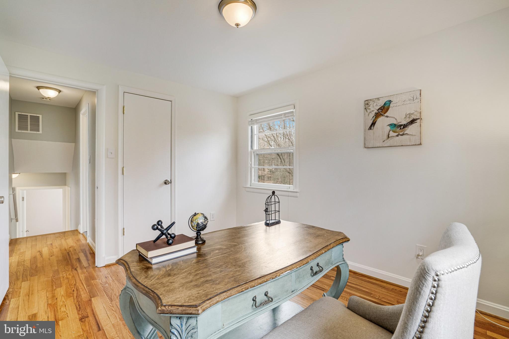 LAKE BARCROFT - Residential