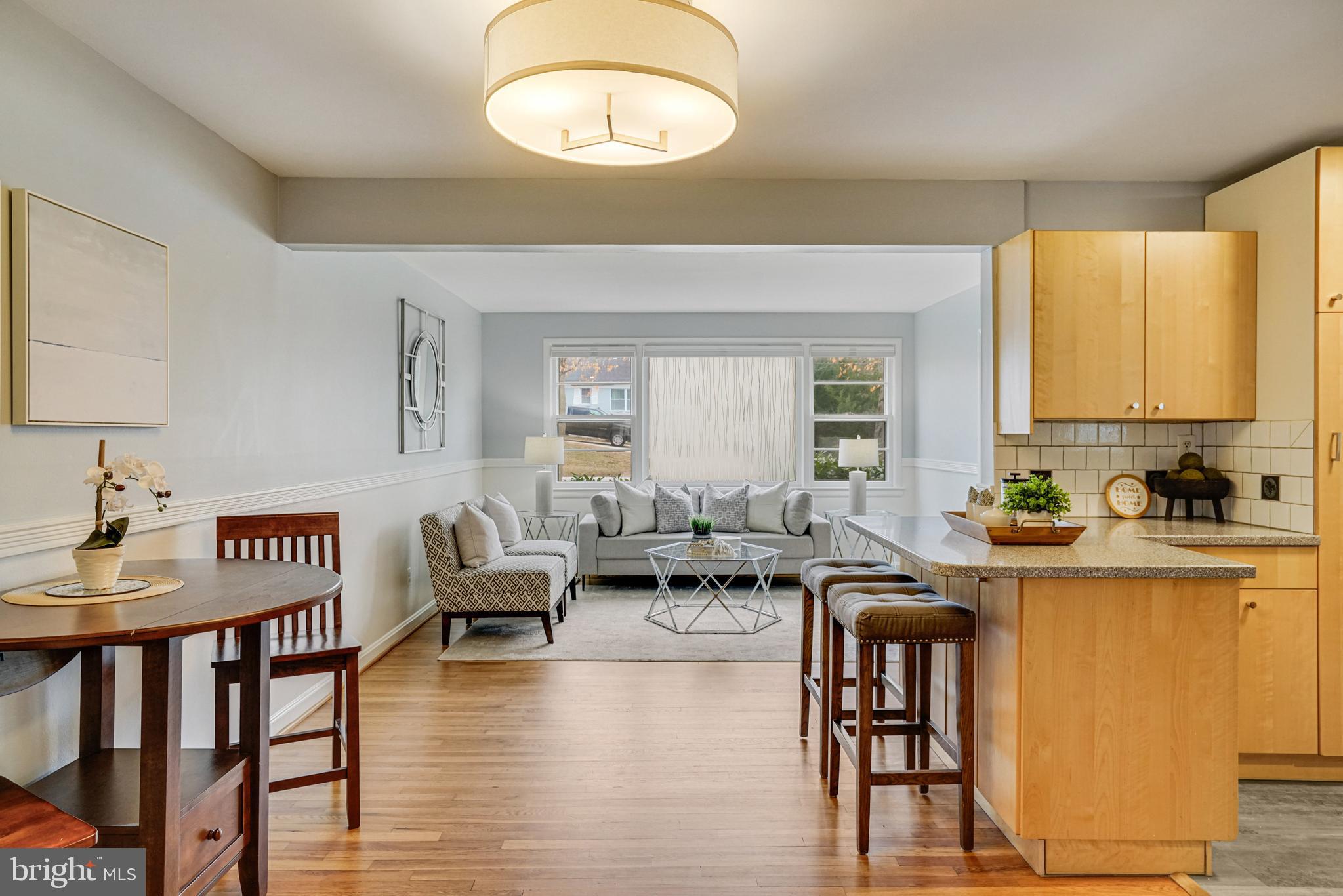 LAKE BARCROFT - Residential