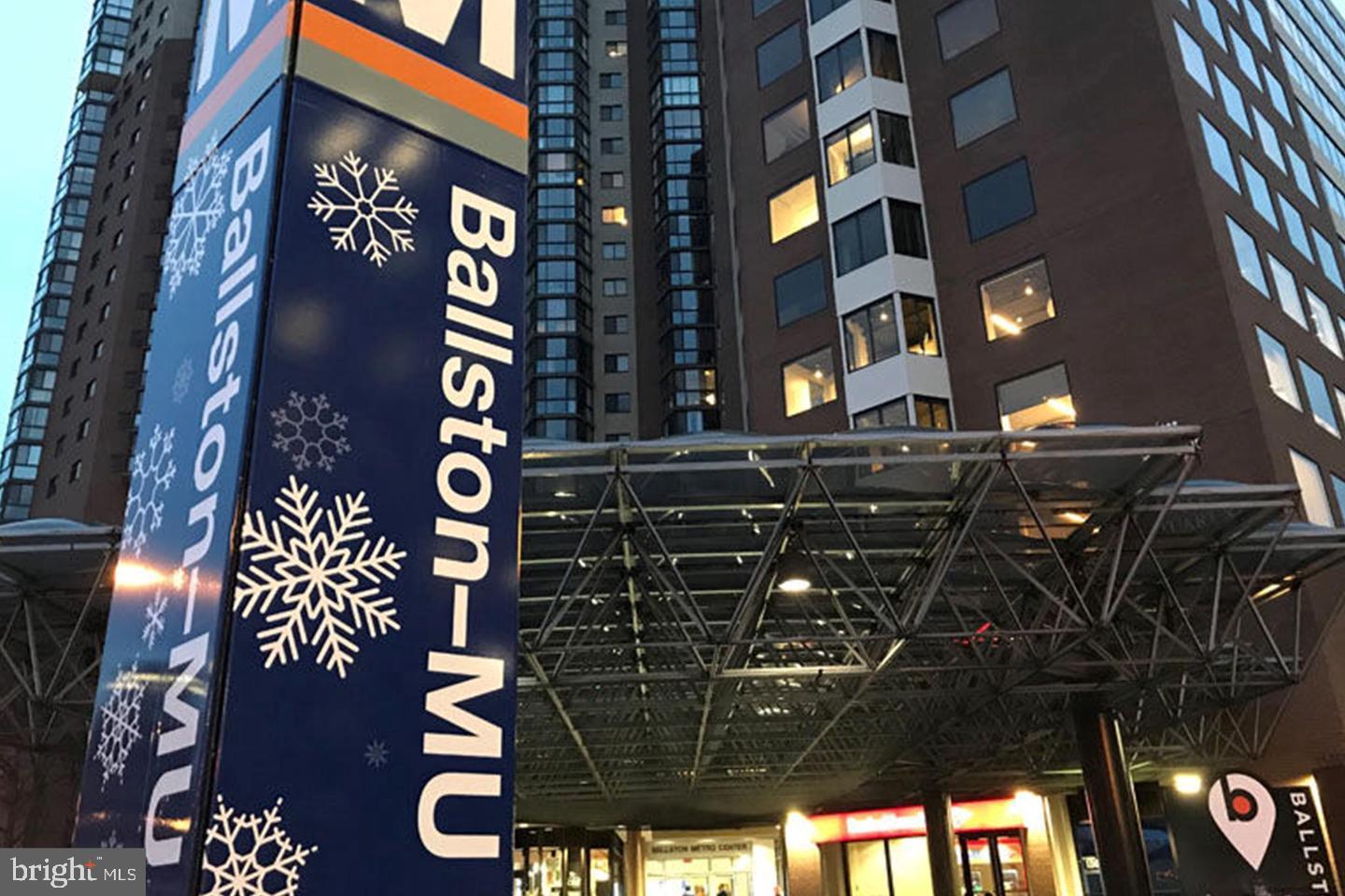 LAKE BARCROFT - Residential