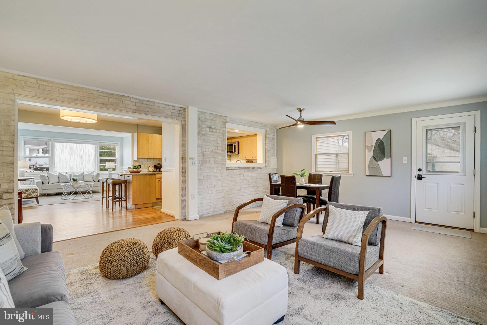 LAKE BARCROFT - Residential