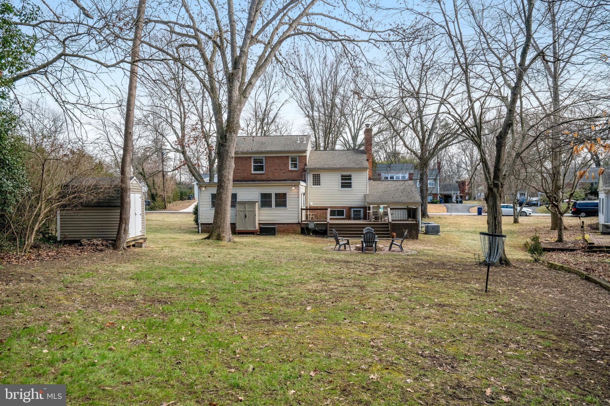LAKE BARCROFT - Residential