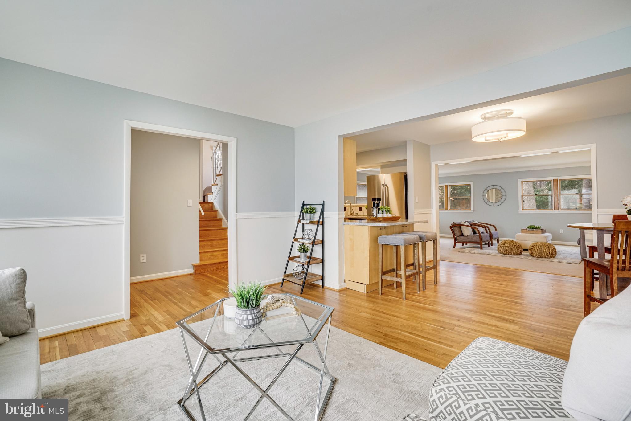 LAKE BARCROFT - Residential