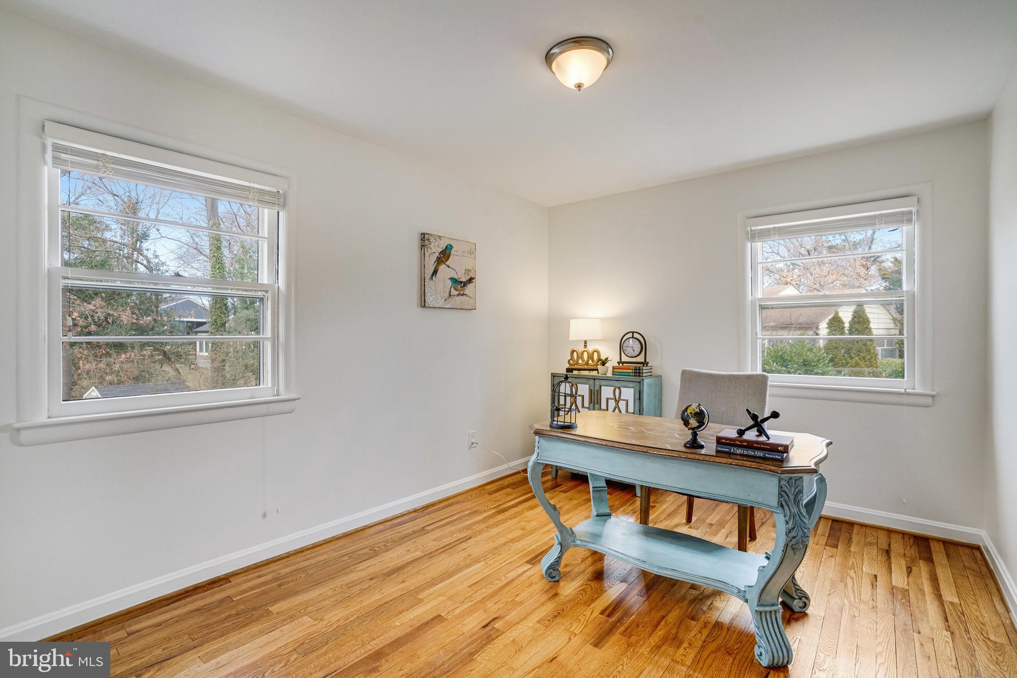 LAKE BARCROFT - Residential