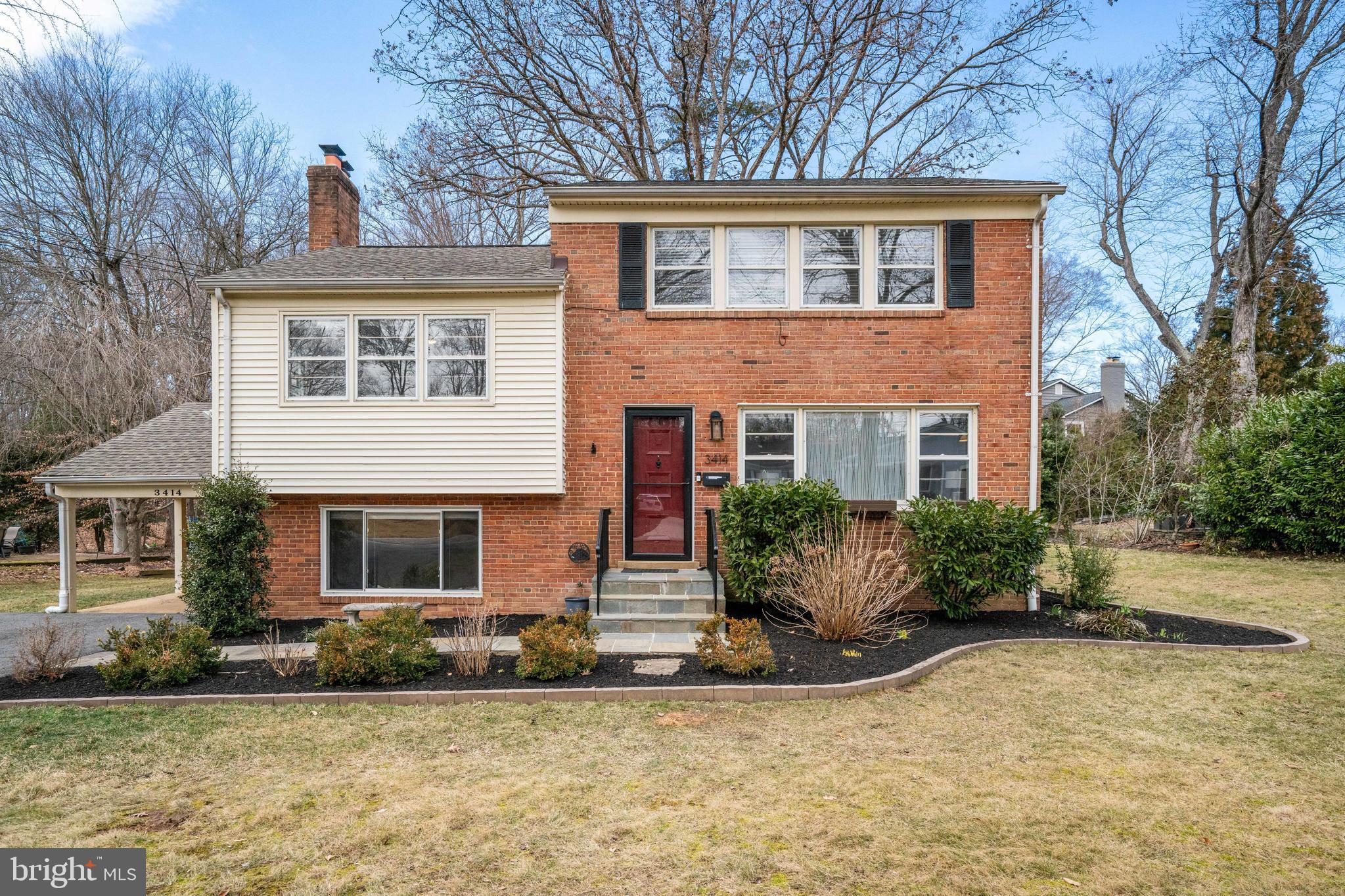 LAKE BARCROFT - Residential