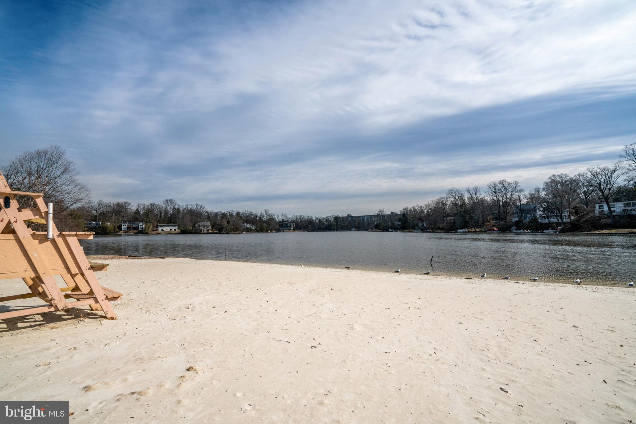 LAKE BARCROFT - Residential