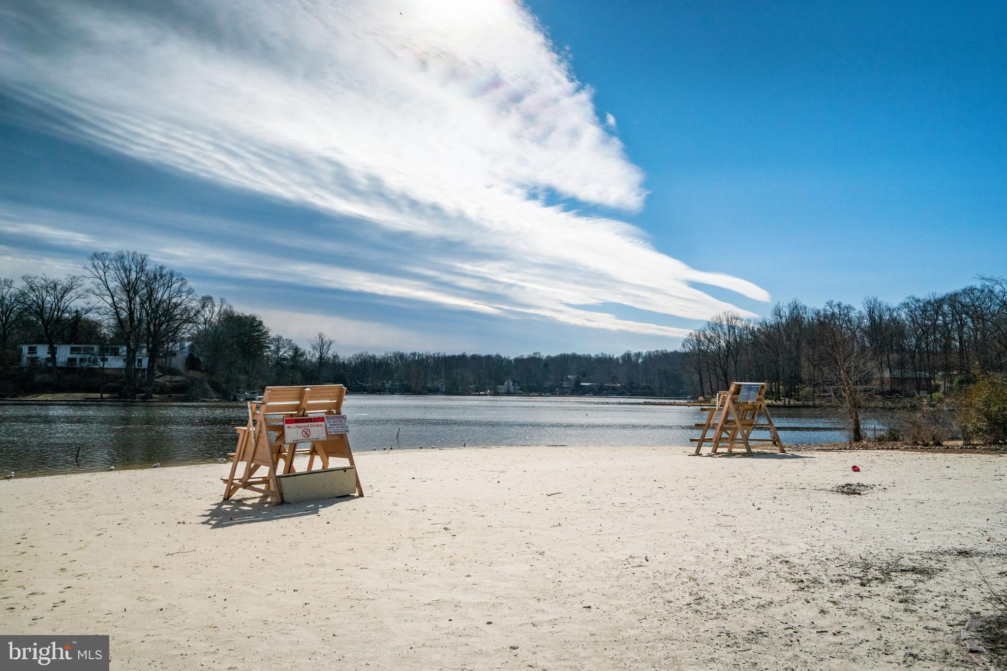 LAKE BARCROFT - Residential