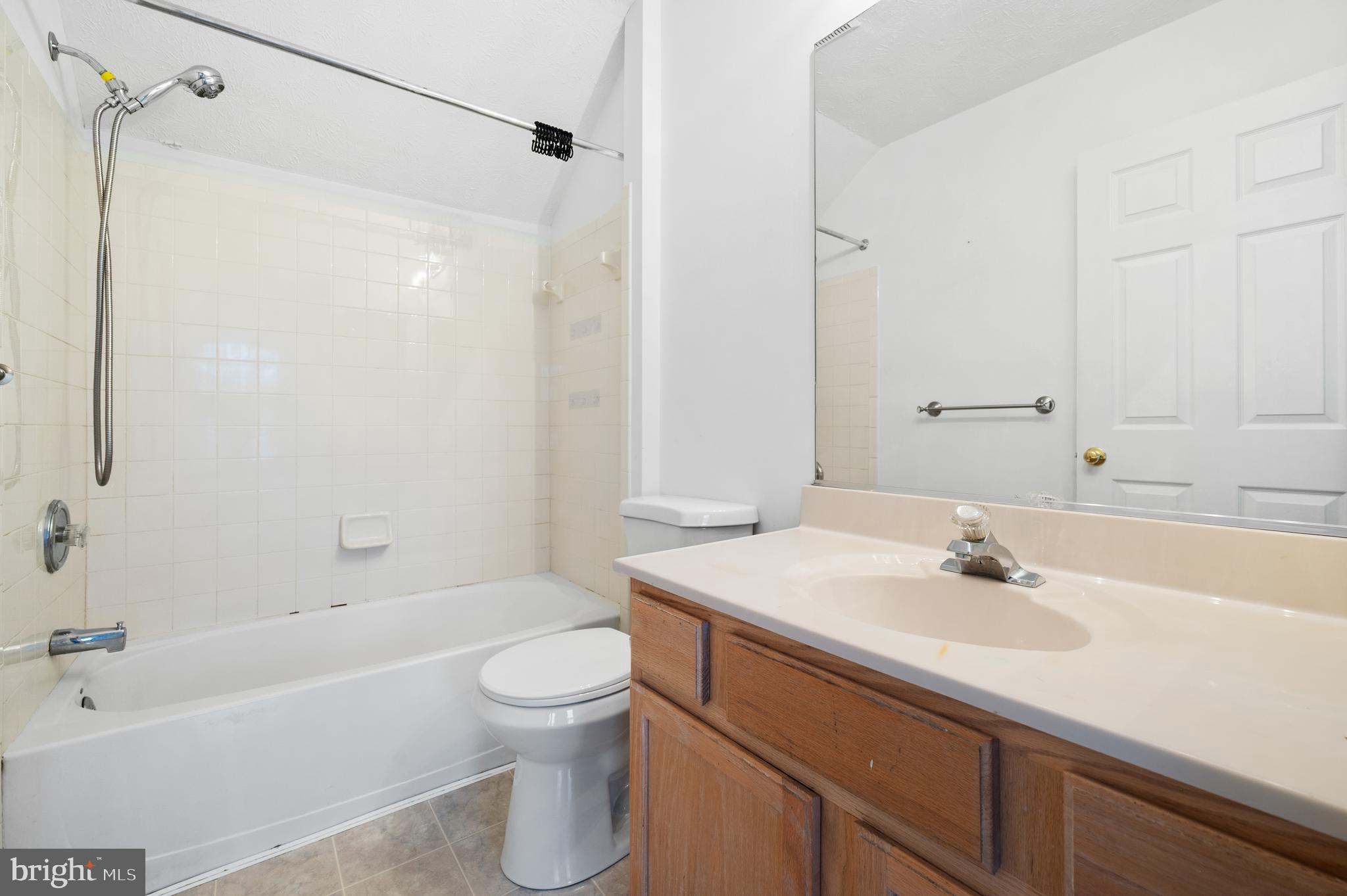 THE POINTE - Residential Lease