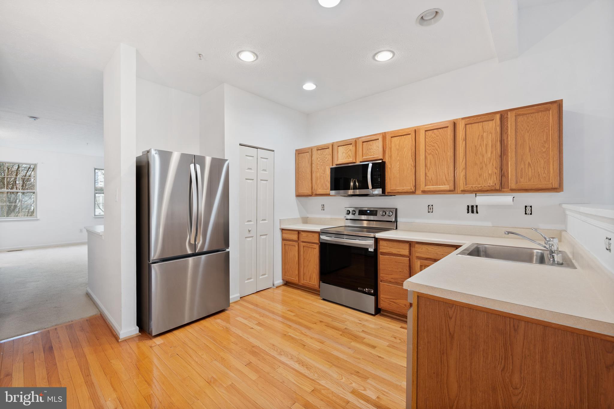 THE POINTE - Residential Lease