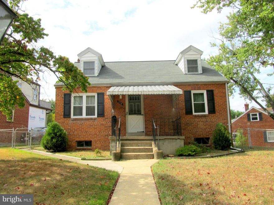 All brick 3 bedroom cape cod on HUGE corner lot!  Sun porch addition in rear!  Easy access to most major routes!  Come see!
