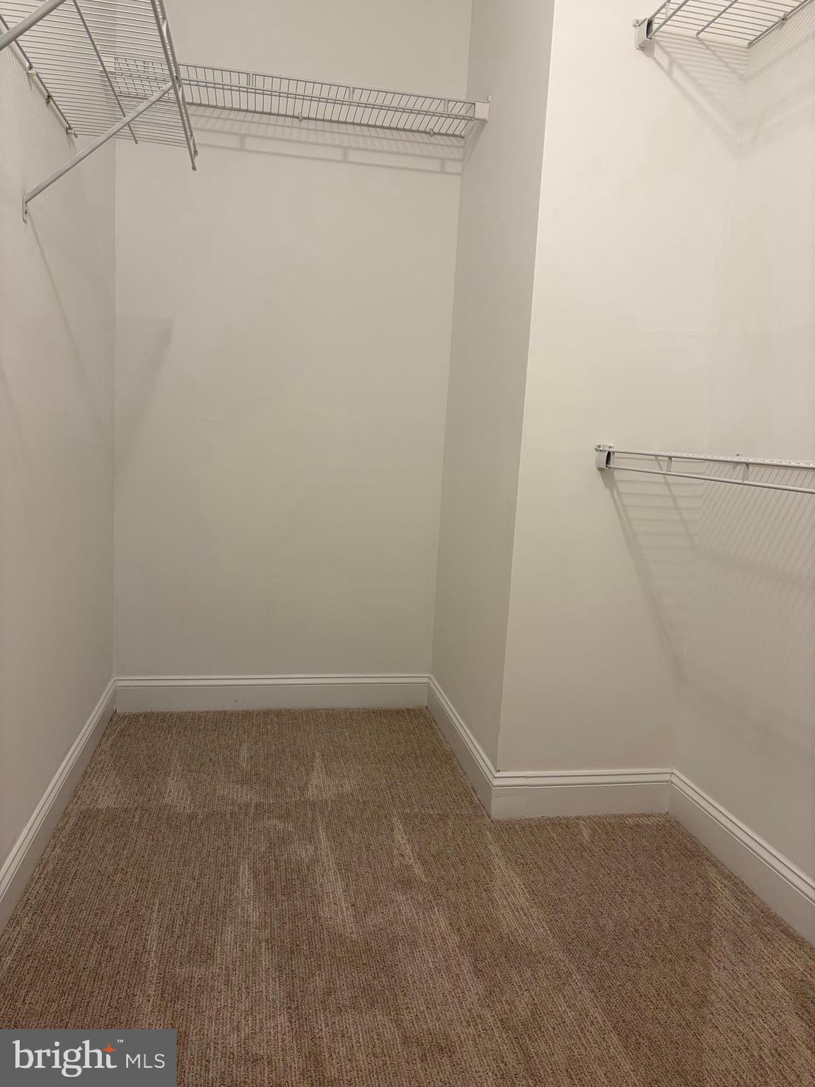 CREEKSIDE VILLAGE - Residential