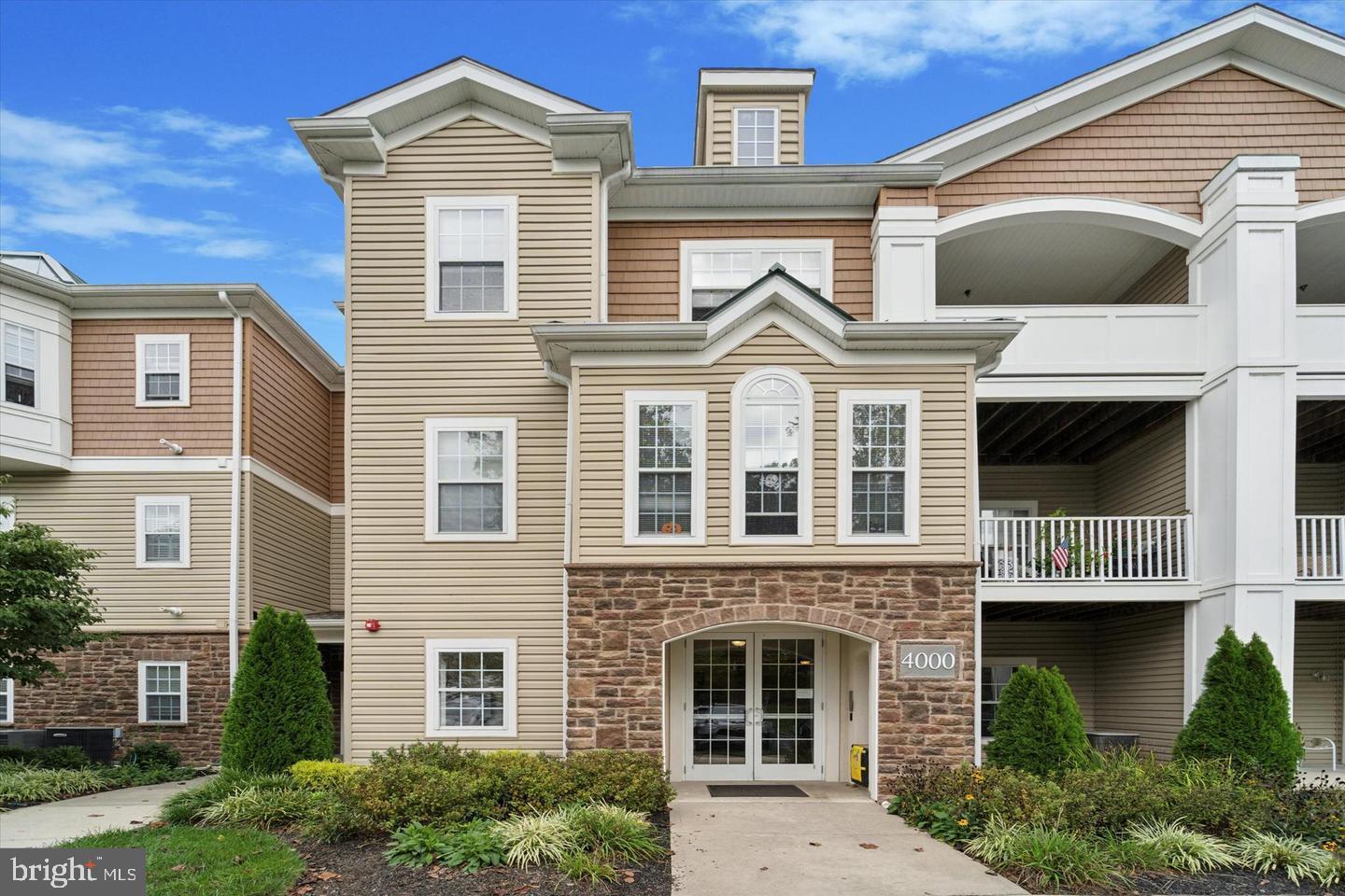 CREEKSIDE VILLAGE - Residential