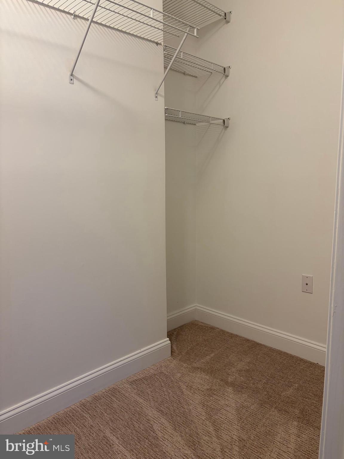 CREEKSIDE VILLAGE - Residential