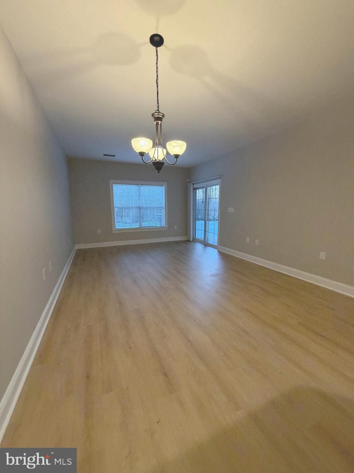 CREEKSIDE VILLAGE - Residential