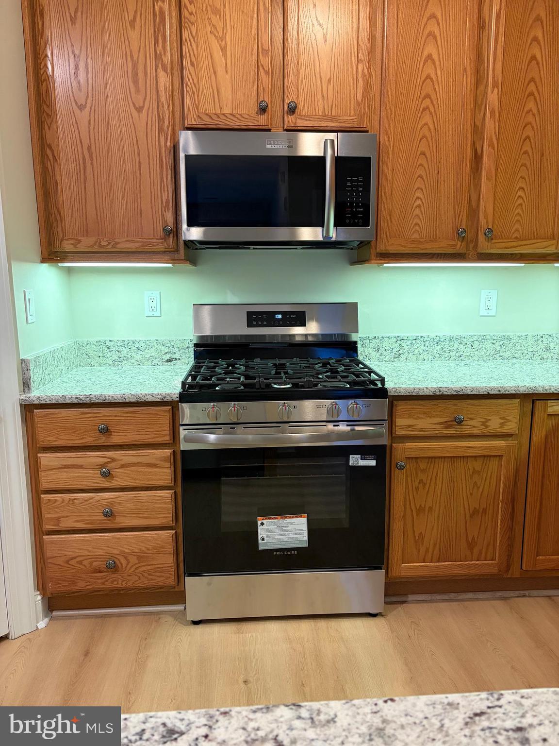 CREEKSIDE VILLAGE - Residential