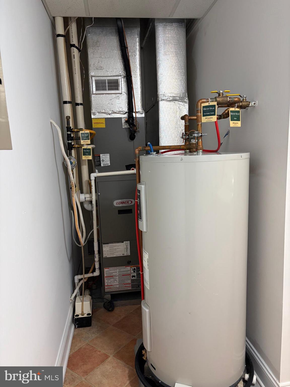 CREEKSIDE VILLAGE - Residential