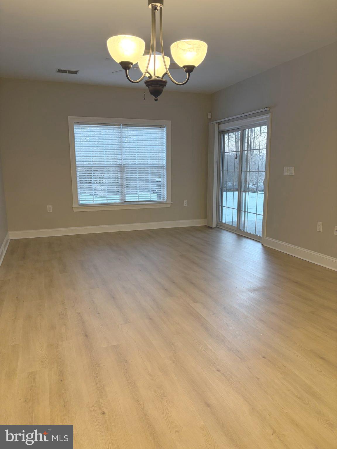 CREEKSIDE VILLAGE - Residential