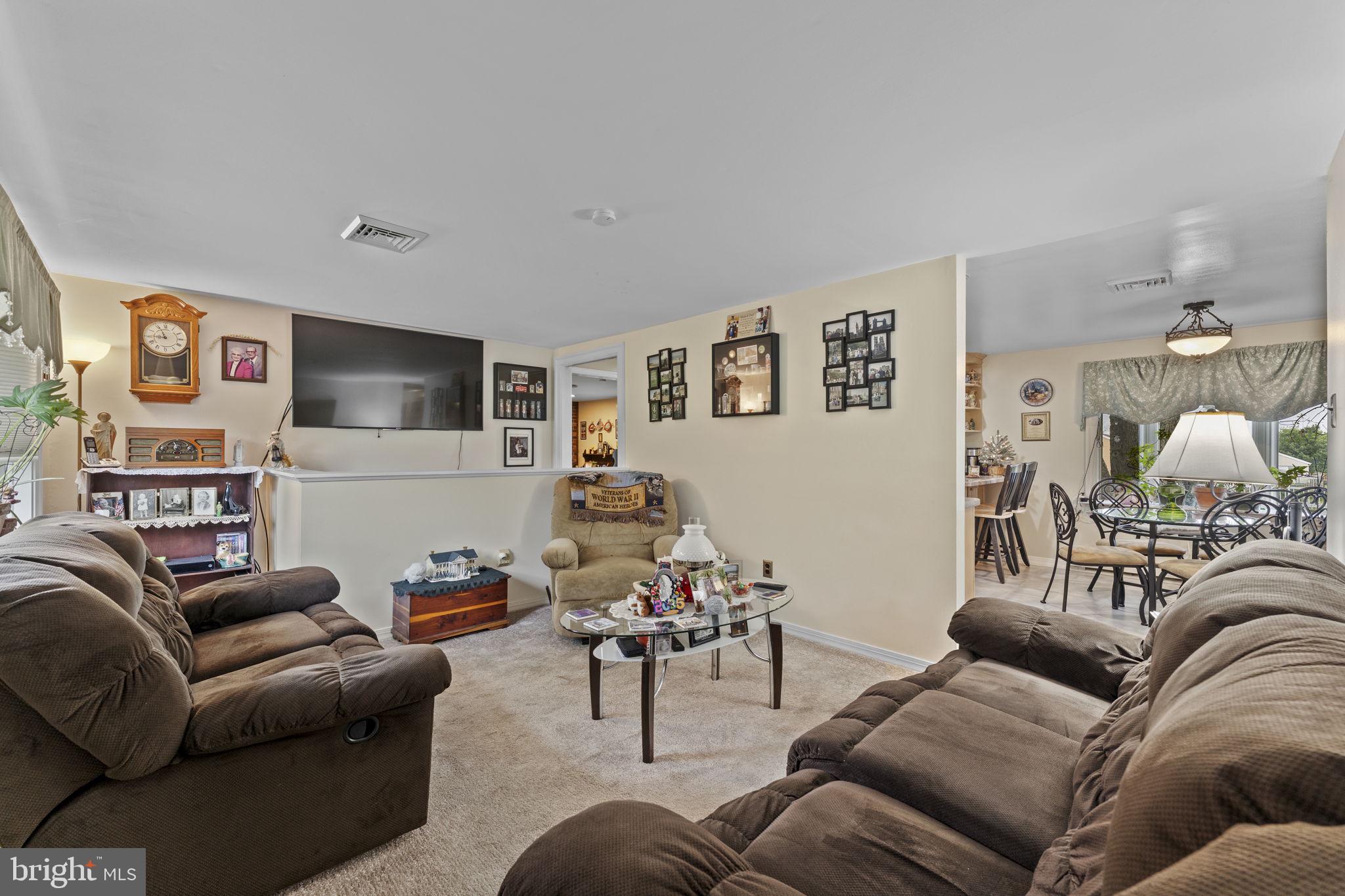 421 E RELIANCE ROAD