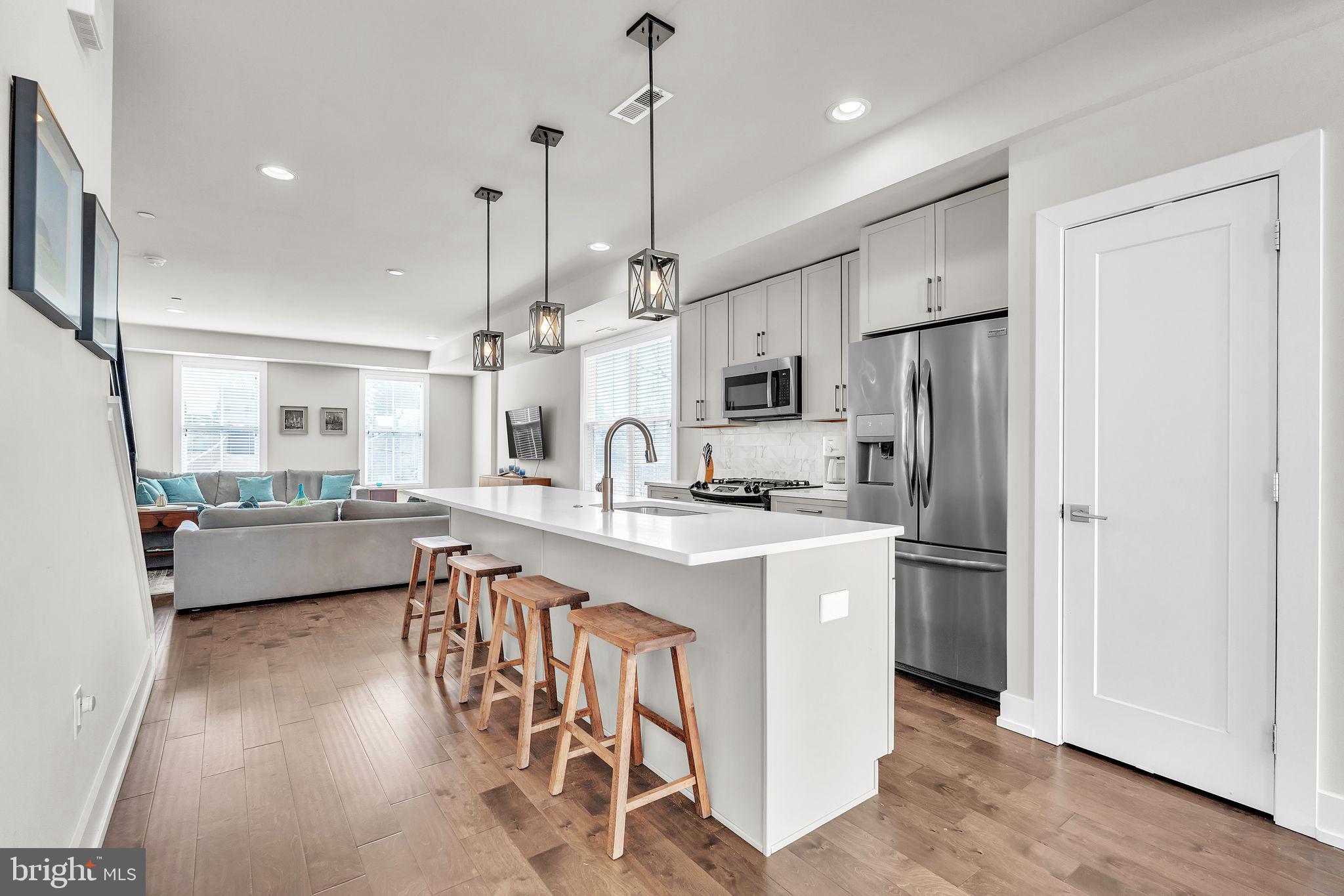 ROXBOROUGH - Residential