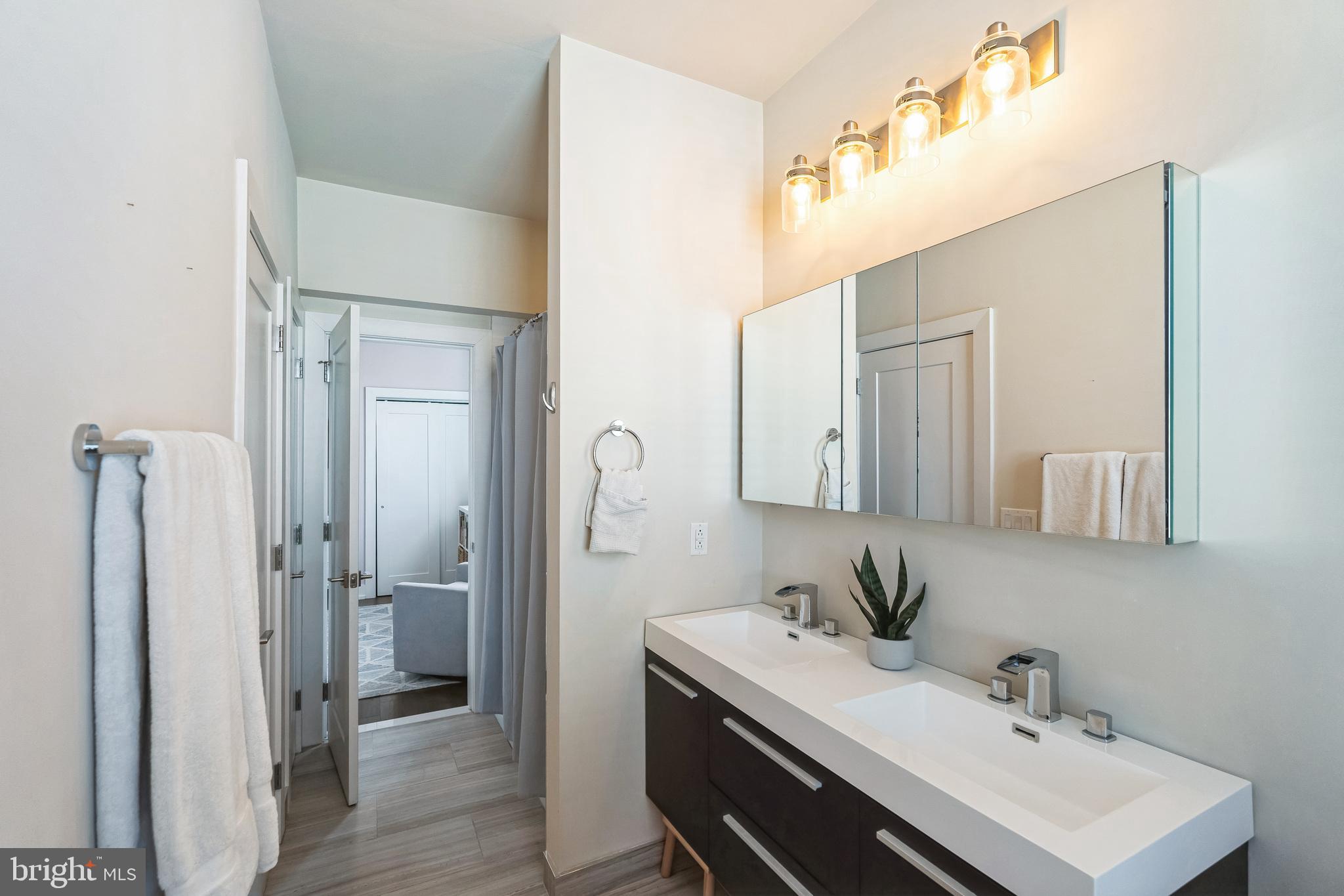 ROXBOROUGH - Residential