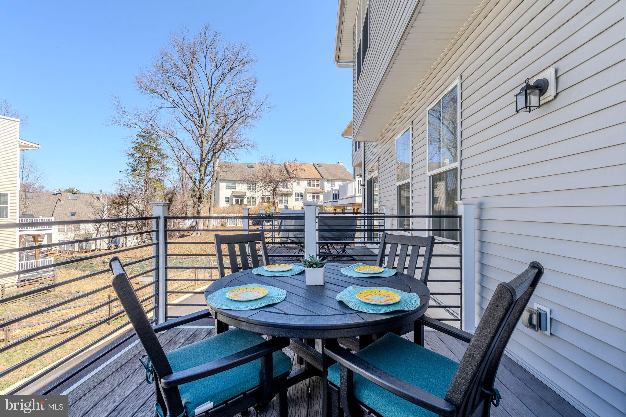 ROXBOROUGH - Residential