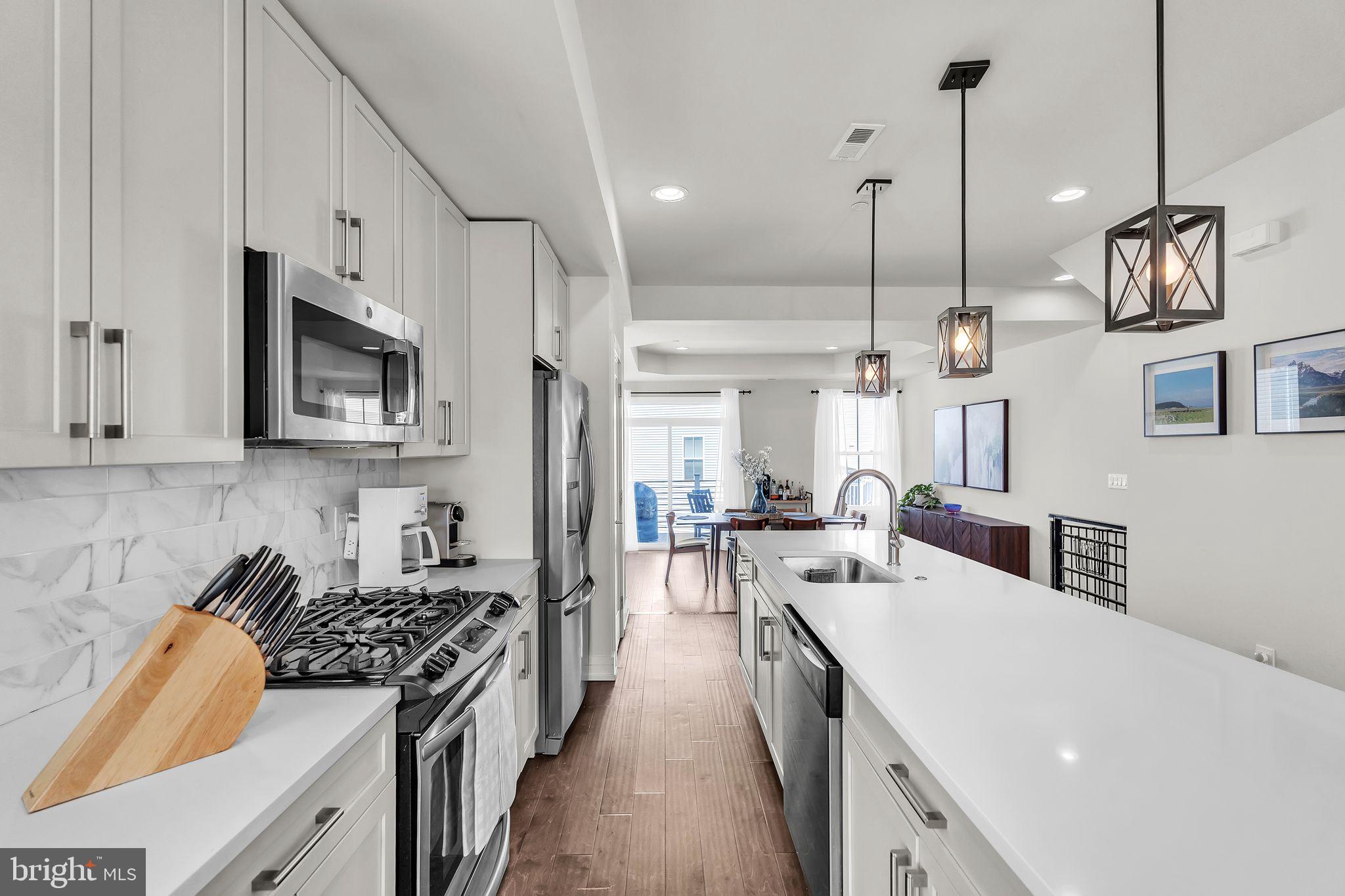 ROXBOROUGH - Residential