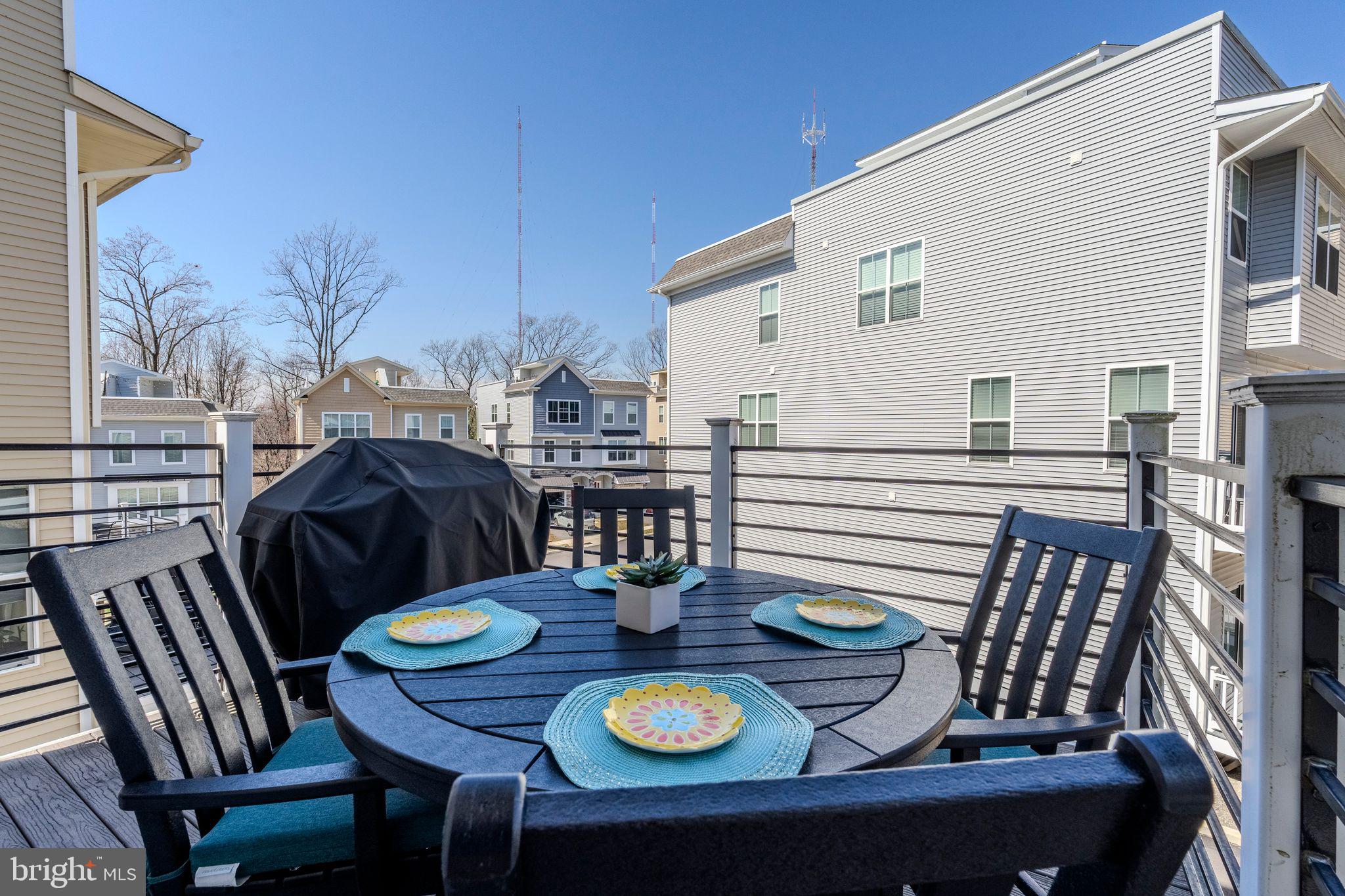 ROXBOROUGH - Residential