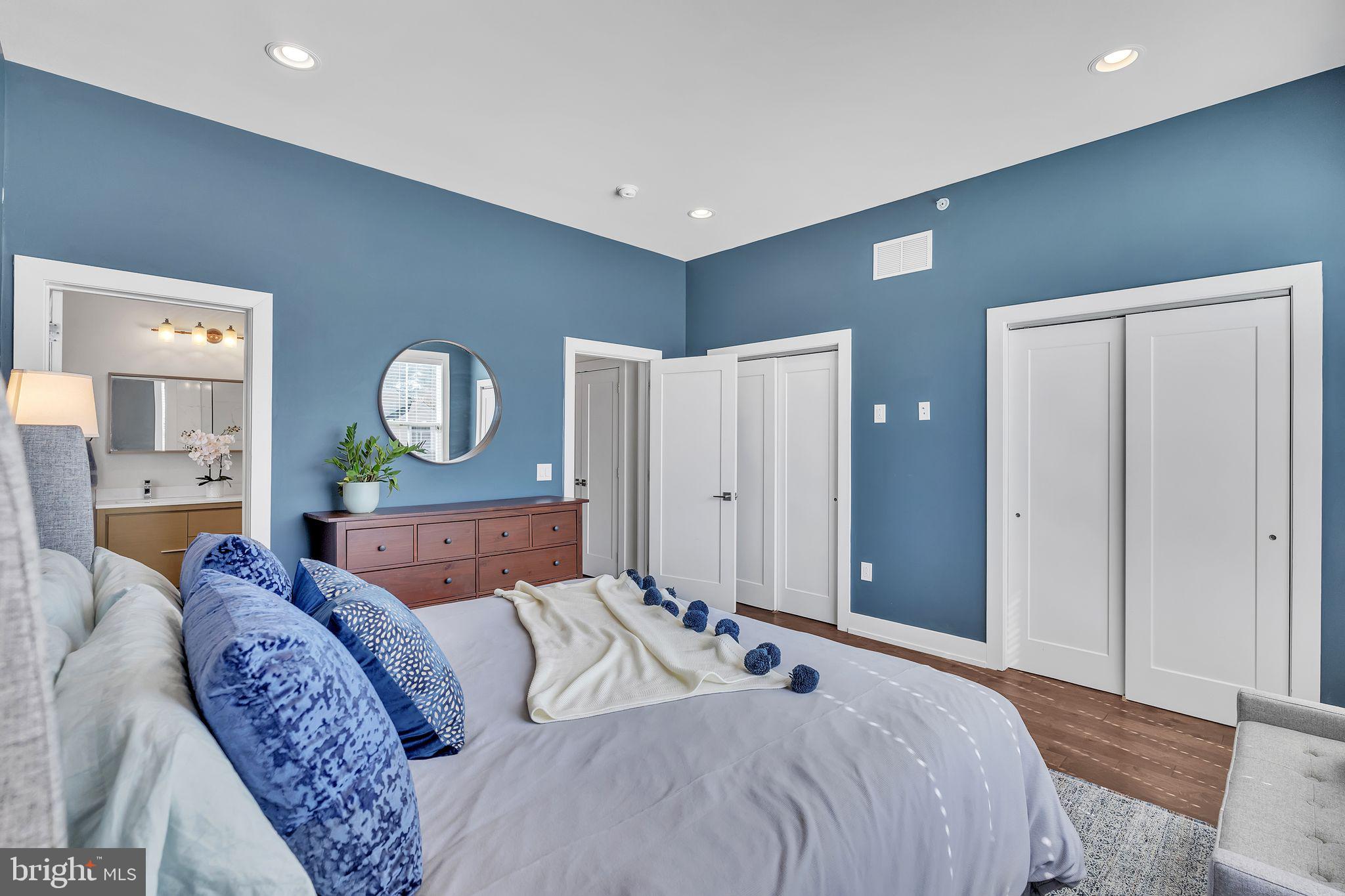 ROXBOROUGH - Residential