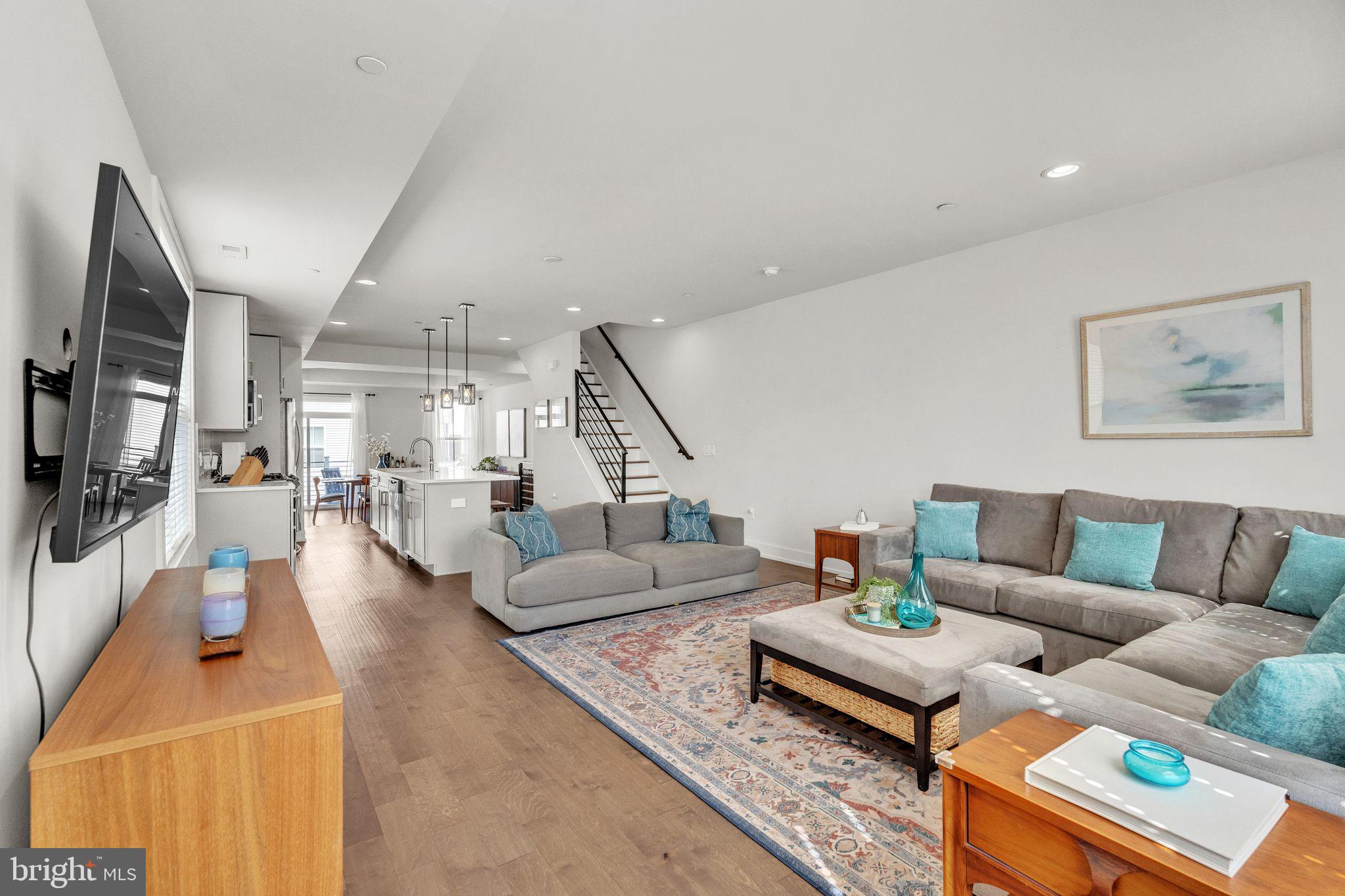 ROXBOROUGH - Residential