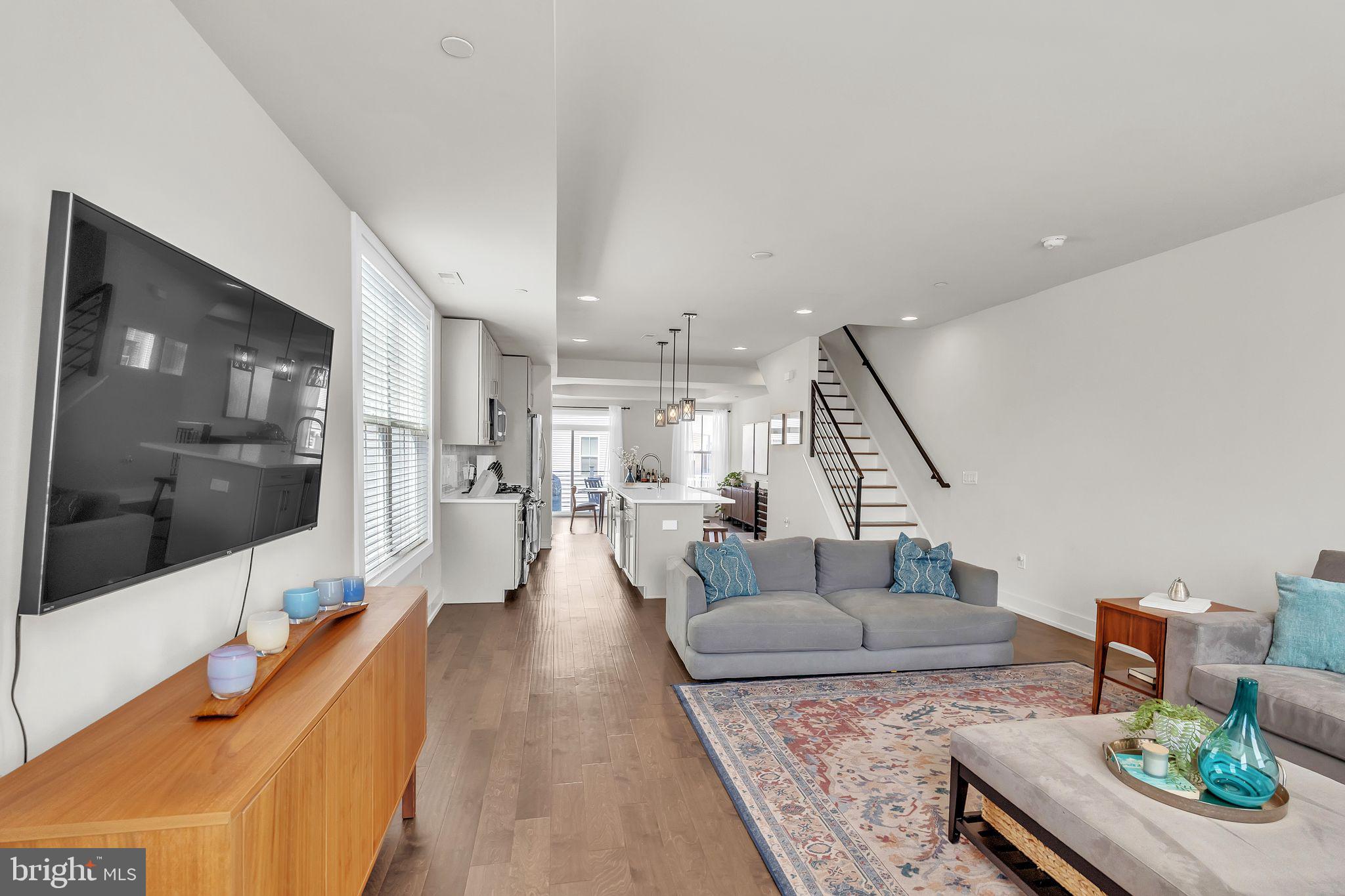 ROXBOROUGH - Residential