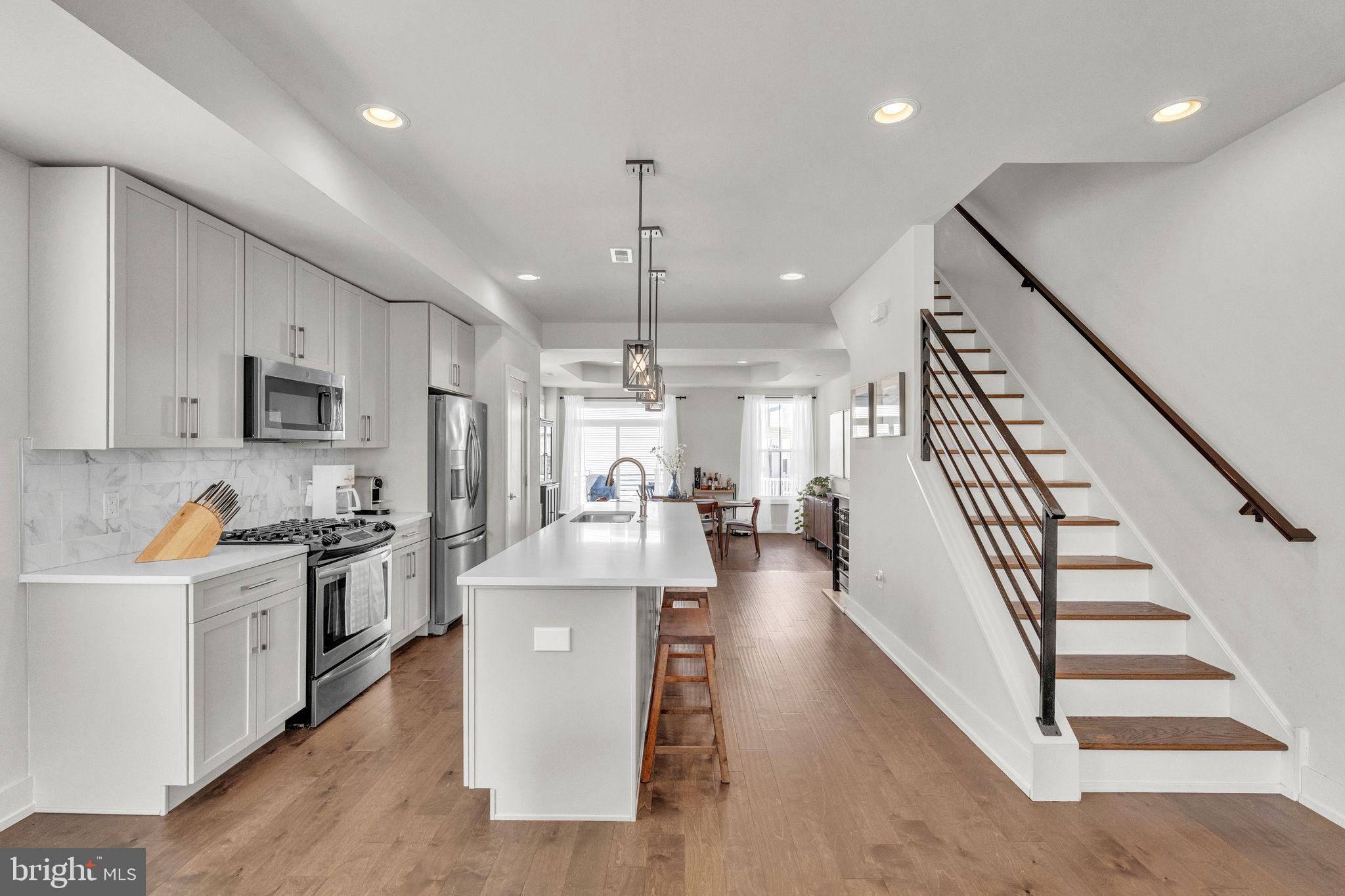 ROXBOROUGH - Residential
