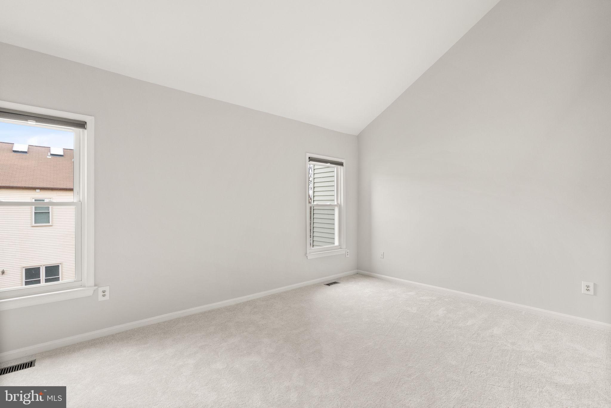 PINECREST - Residential