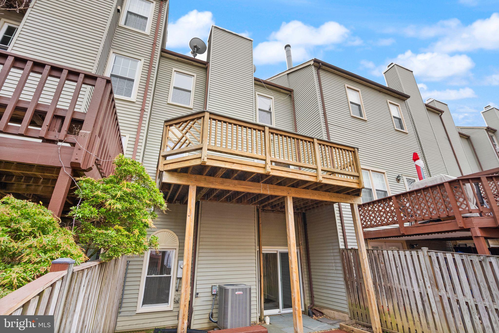 PINECREST - Residential