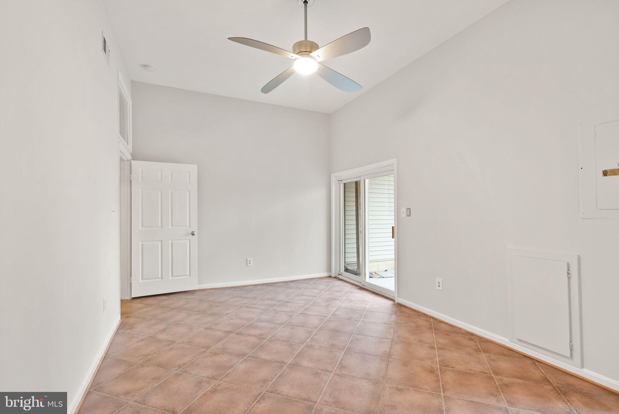 PINECREST - Residential