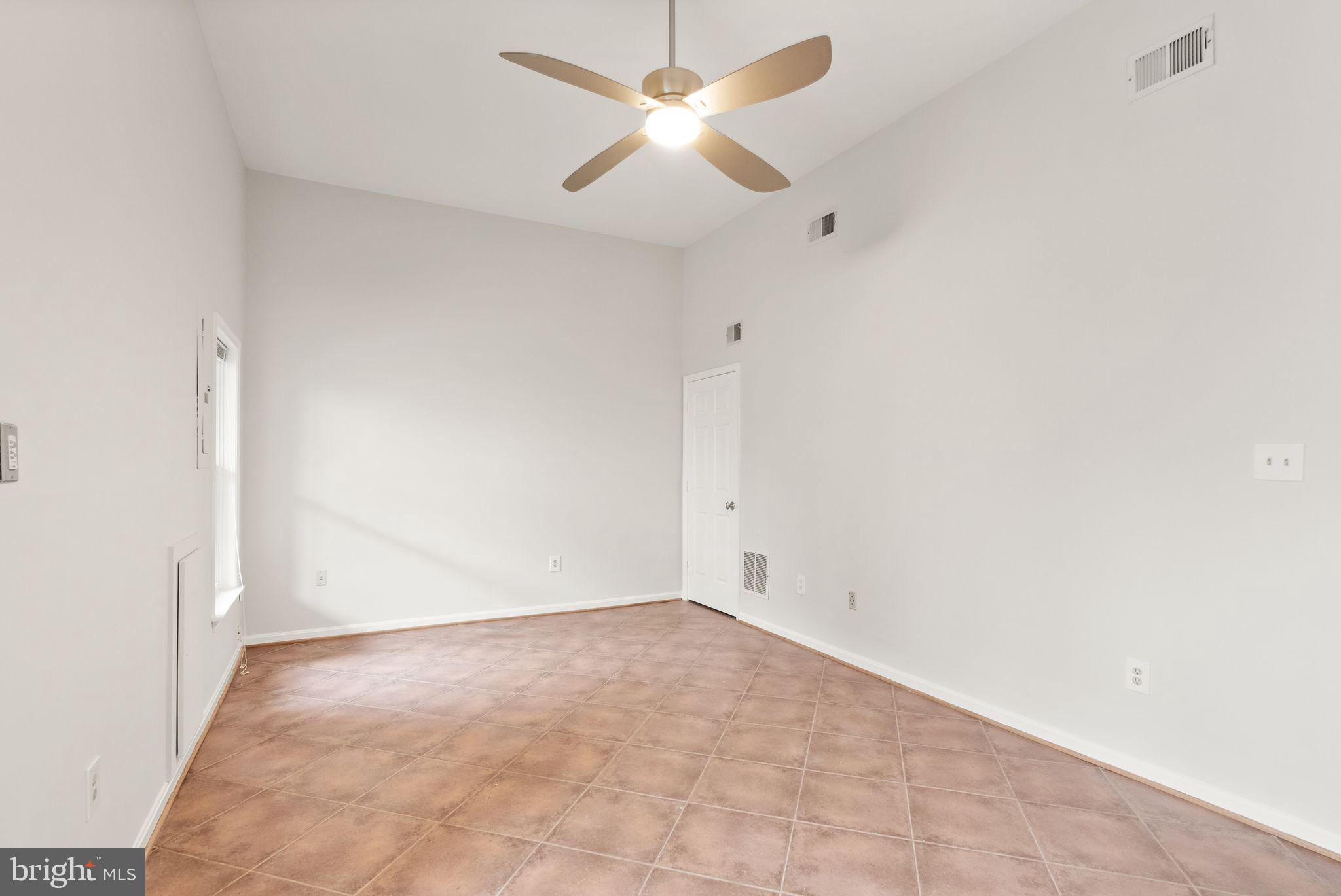 PINECREST - Residential