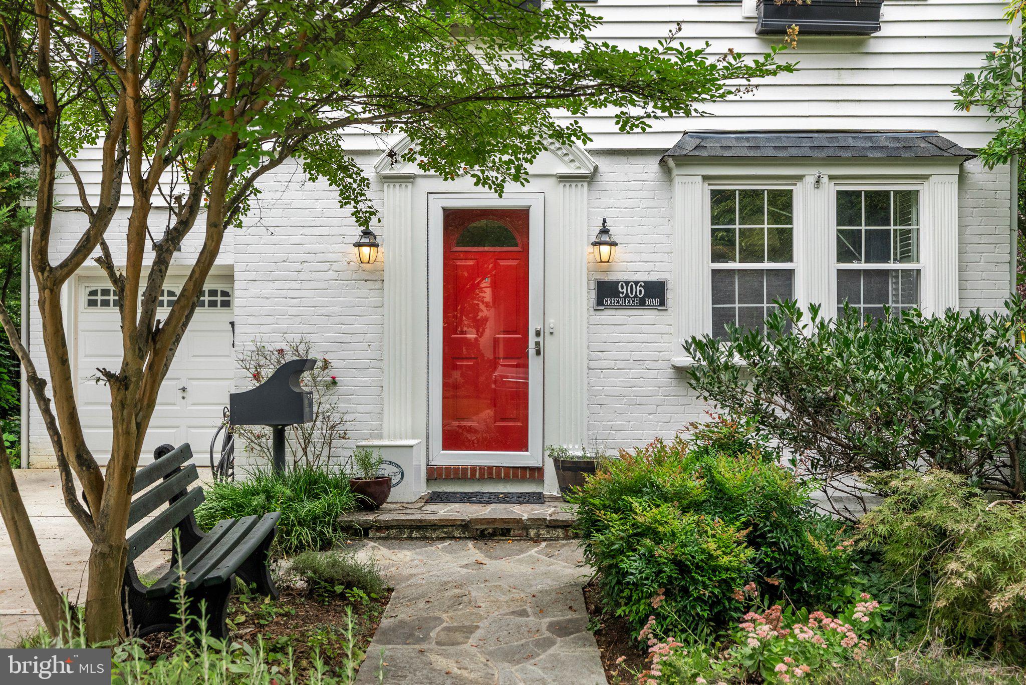 906 GREENLEIGH