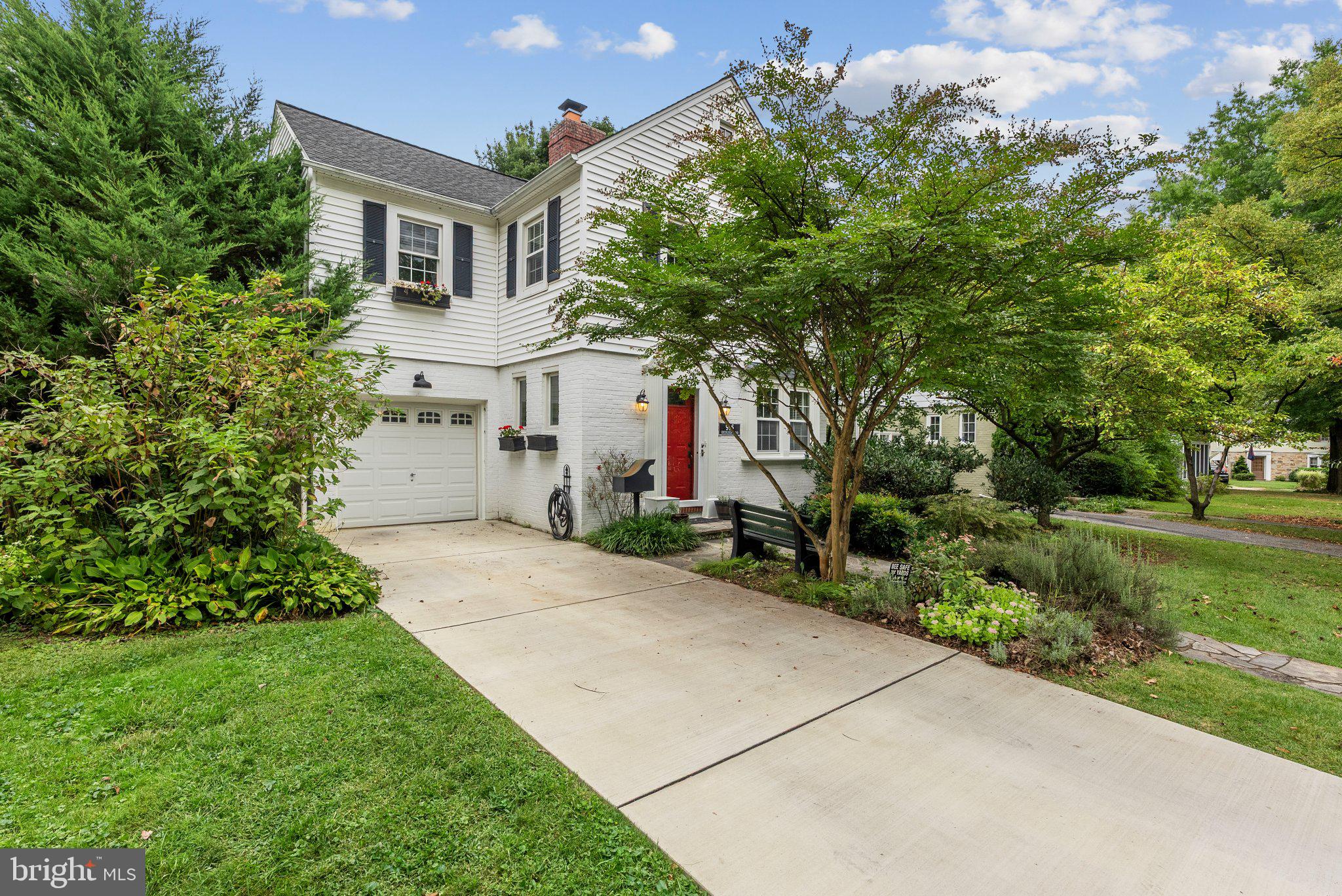 906 GREENLEIGH