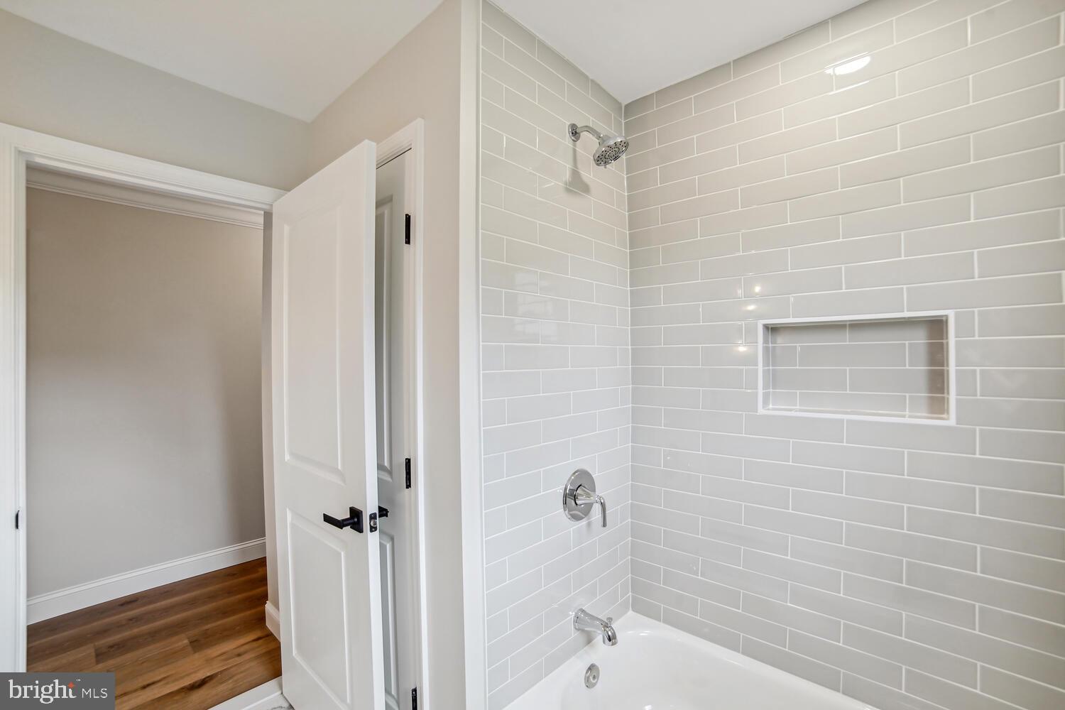 NORBECK ESTATES - Residential